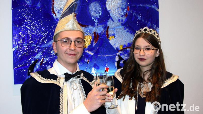 Das neue Prinzenpaar der Wiesauer Faschingsgesellschaft Weiß-Blau kommt aus Erbendorf: Leonie I. und Justin I.. Bild: wro