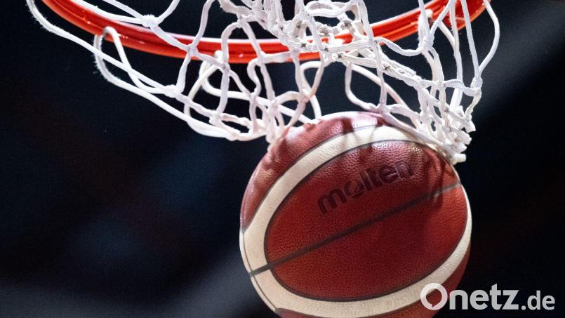 Die Weidener Basketballer sind in Veitshöchheim zu Gast. Bild: Hendrik Schmidt/dpa