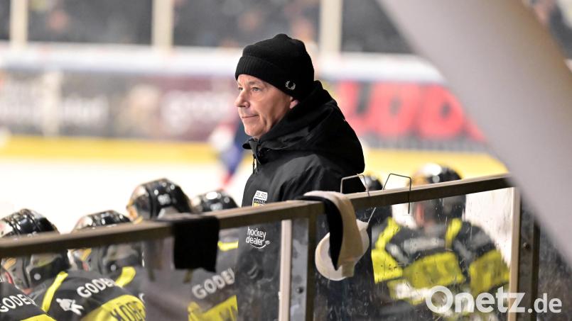 Dirk Salinger, Trainer ERSC Amberg, fordert im Heimspiel gegen Landsberg einen Sieg. Bild: Hubert Ziegler