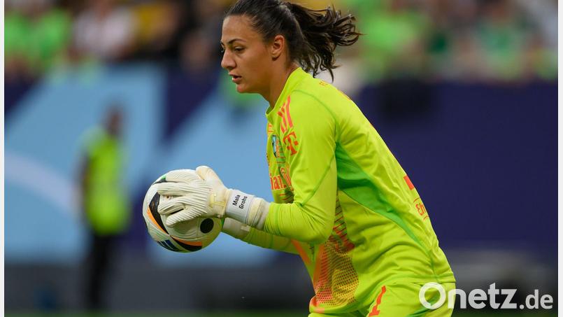 Bei Torhüter Maria Luisa Grohs vom FC Bayern ist ein bösartiger Tumor diagnostiziert worden. Bild: Robert Michael/dpa