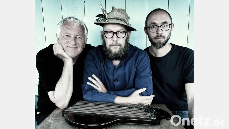 Brustmann Schäfer Horn wollen das Magische der Volksmusik zeigen. Bild: Olivia Reinecke/exb