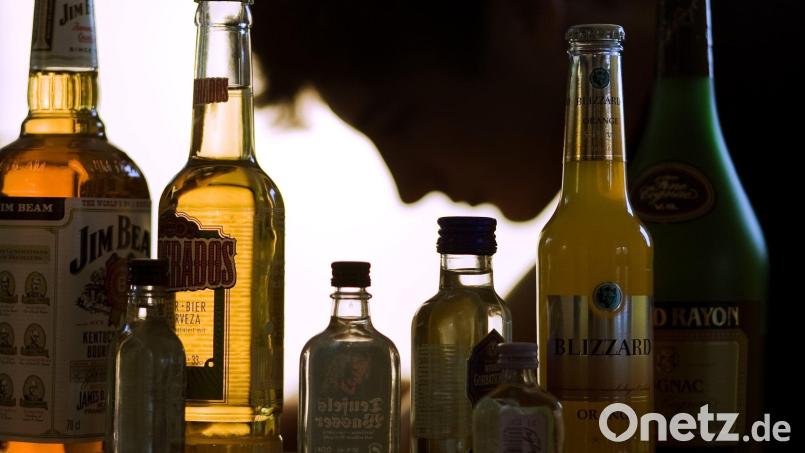 In Amberg haben es Diebe auf Alkohol abgesehen. Bild: Jens Büttner/dpa