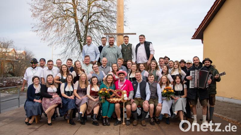 Die Thansüßer Kirwaleit hoffen auf gutes Wetter für ihr Fest am kommenden Wochenende. Bild: Michaela Krauß