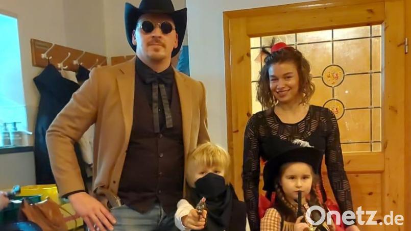 Die Prinzenpaare 2024 aus Kohlberg, Lisa I. und Sebastian II., Kinderprinzenpaar Jana I. und Noah I. Bild: hme