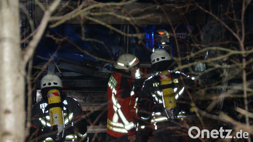 Mehrere Feuerwehren sind derzeit nach einem Unfall an der A 6 zwischen Waidhaus und Pleystein im Einsatz. Bild: dob