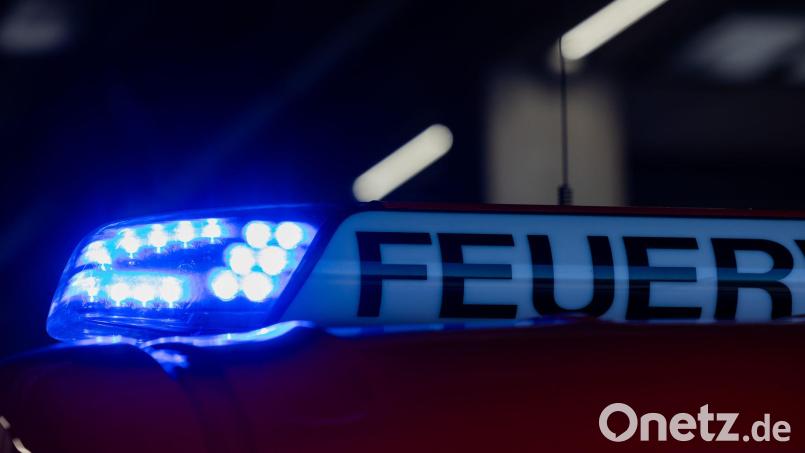 In Schirnding ist eine Scheune niedergebrannt, die Polizei ermittelt wegen des Verdachts der Brandstiftung. Symbolbild: Rolf Vennenbernd/dpa