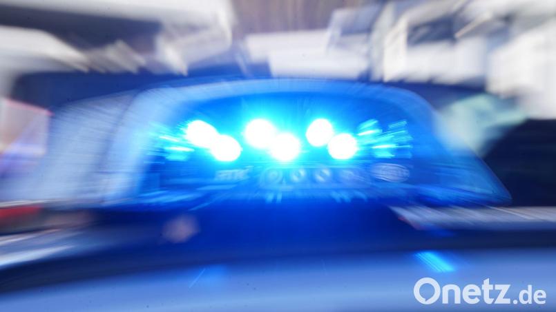 Zu einem Unfall mit einem Fußgänger kam es in Sulzbach-Rosenberg. Symbolbild: Marcus Brandt/dpa