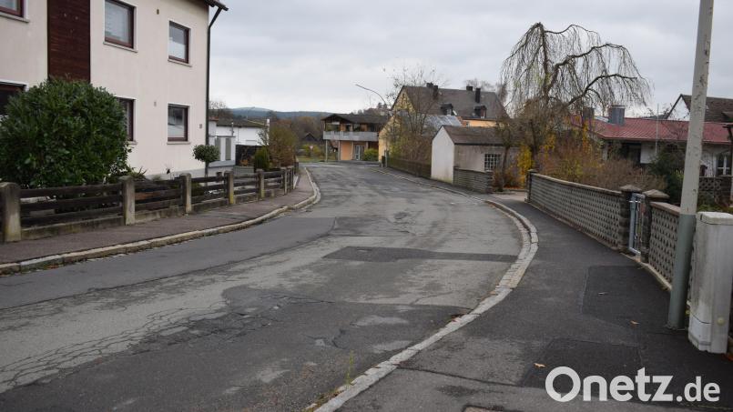 Der Bauabschnitt &quot;Neunaigener Straße Teil 1&quot; steht auf der Prioritätenliste für Straßensanierungen ganz oben. Die Arbeiten sollen im Frühjahr 2025 beginnen. Bild: bnr