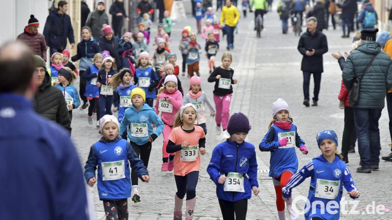 Wegen der Wertungen ihrer Kinder beim Silvesterlauf haben sich Eltern bei den Organisatoren beschwert. Symbolbild: Hubert Ziegler