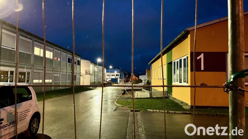 Hier, in der Gemeinschaftsunterkunft in der Kasernenstraße, gehen 20 Asylberwerber in Weiden ihren &quot;Arbeitsgelegenheiten&quot; nach. Sie erhalten 80 Cent pro Stunde. Bild: Gabi Schönberger