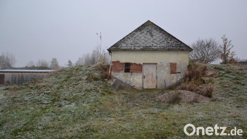 Der frühere Hochbehälter der Wasserversorgung Burgtreswitz soll saniert werden. Er wird heute als Feuerlöschbehälter für den Ort und den Aussiedlerhof verwendet. Bild: gi
