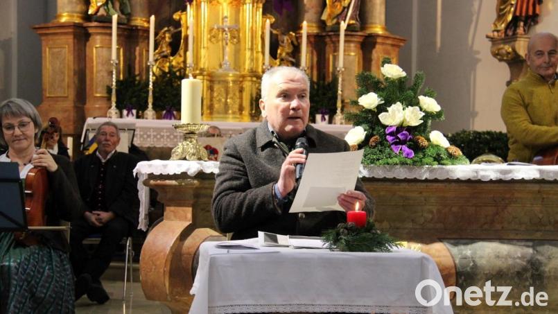 Seit 1995 organisiert Bertram Erhardt Adventsingen in der Kreisstadt. Er gestaltet nicht nur das Programm, sondern wirkt auch als Sprecher mit. Bild: prh