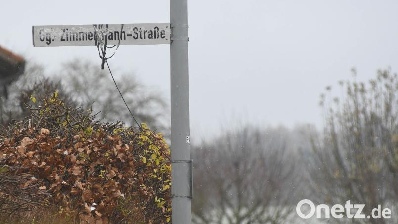 Endlich gibt es Klarheit in der Georg-Zimmermann-Straße in Eslarn. Beim Bürgerentscheid am Sonntag stimmte die Bevölkerung gegen die Umbenennung der Straße. Bild: Gabi Schönberger