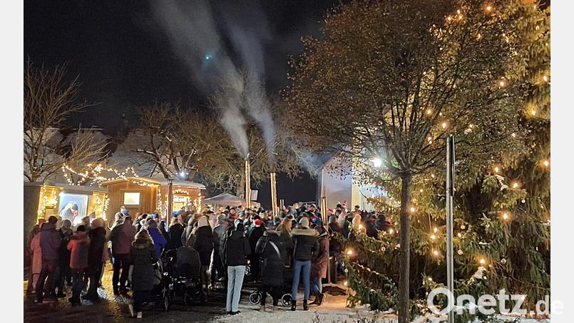 Die Veranstaltungsreihe „Advent-After-Work-Partys in Kirchenthumbach, wird vom Marktverband weitergeführt. Die Vereine übernehmen wieder die Bewirtung in bester Manier. Bild: lep