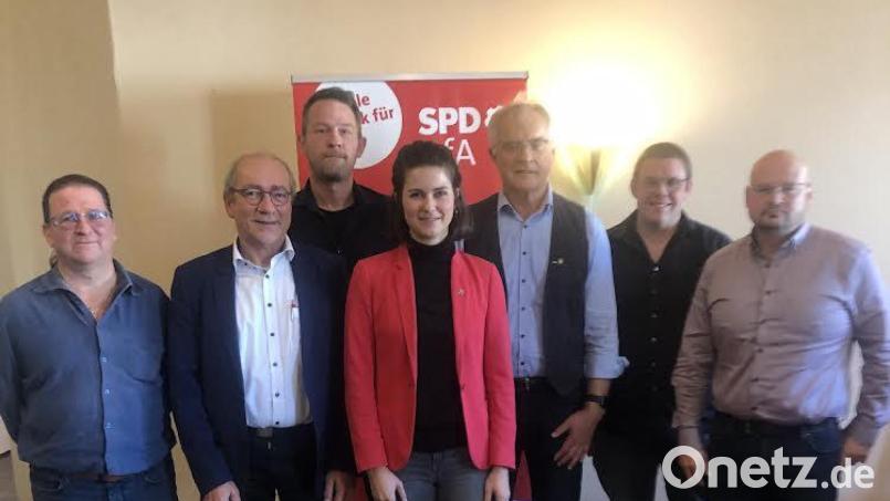 Im Bild (von links) der neue Vorstand des AfA-Bezirks Oberpfalz: Andreas Pörrer, Thomas Rudner, Jörg Jäger, Vorsitzende Anna Gmeiner, Bruno Lehmeier, Patrick Bulling und Holger Joschko. Bild: Reinhold Strobl