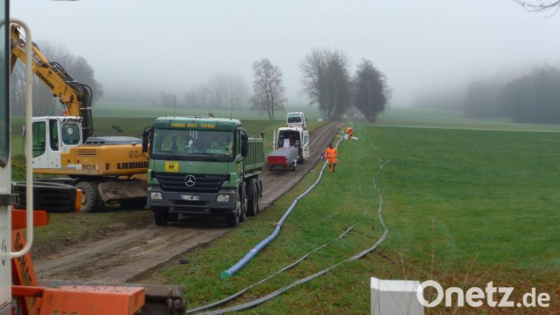 Seit Anfang November laufen die Arbeiten auf dem Radweg zwischen Mähring und Poppenreuth wie hier unterhalb des Poppenreuther Bergs. Bild: tss
