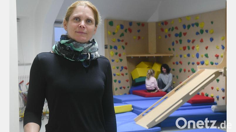 Dr. Edit Lakatos leitet das Sozialpädiatrische Zentrum am Klinikum Weiden, das ein großes Spektrum der Kinder- und Jugendmedizin abdeckt. Bild: Gabi Schönberger