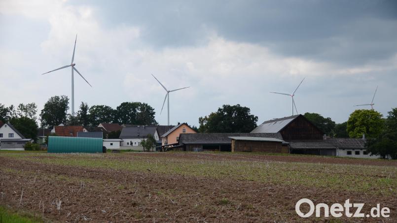 Windenergieanlagen im Bereich des Windparks Krumme Föhre nahe der Ortschaft Kodlitz. Bild: ak