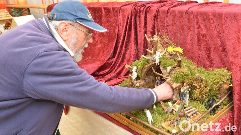 Alois Pelzl ist ein wahrer Krippenspezialist mit viel Liebe zum Detail. Bild: dob