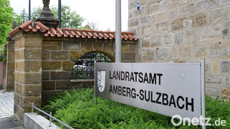 Im Landratsamt Amberg-Sulzbach tagte der Jugendhilfeausschuss. Im Gremium war der Etat für die Jugendhilfe für das Jahr 2025 ein Thema. Archivbild: Petra Hartl
