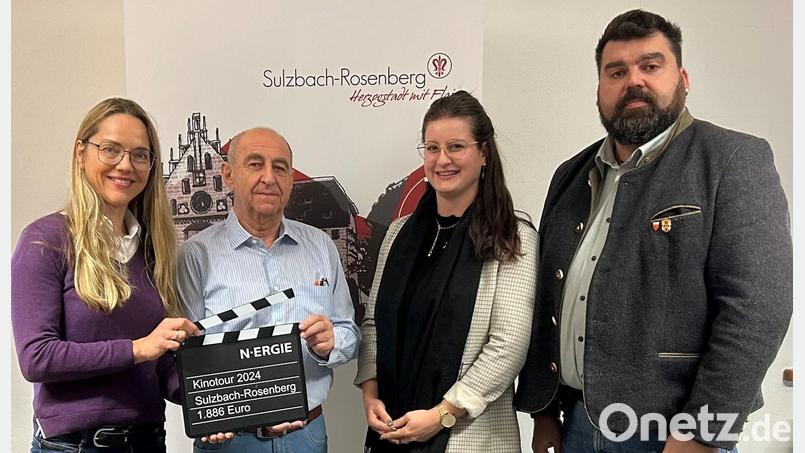 Offizielle Spendenübergabe mit (von links): Sonja Olbrich, kommunale Kundenbetreuerin der N-ERGIE, Kurt Hösl, Kassier SV Loderhof, Sarah Strauß vom Kulturamt der Stadt Sulzbach-Rosenberg und Bürgermeister Stefan Frank Bild: N-ERGIE/Andreas Eckl