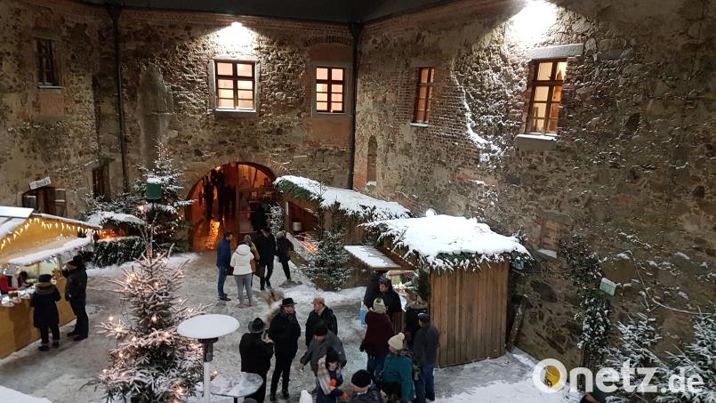 So einen weißen Weihnachtsmarkt wie vor einigen Jahren wünschen sich die Veranstalter am zweiten Advent im Schloss Burgtreswitz. Archivbild: gi