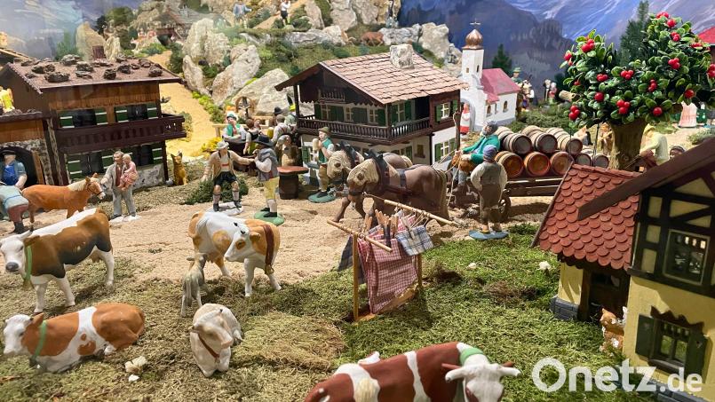 Detailreiches Leben ist in den Krippen der Sonderausstellung im Egerland-Museum zu sehen. Bild: Stadt Marktredwitz /Anja Peltzer