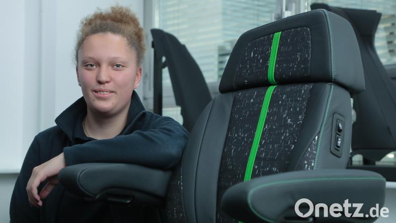Leonie Honig ließ sich bei der Grammer AG zur Fahrzeuginterieur-Mechanikerin ausbilden und gehört nun zu den IHK-Besten in ganz Ostbayern. Bild: Wolfgang Steinbacher