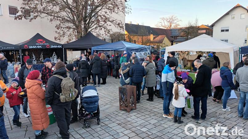 Ein Publikumsmagnet war auch heuer der Schwarzenbacher Weihnachtsmarkt. Bild: bjp