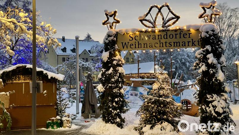 Vom 29. November bis zum 6. Januar verwandelt sich der Stadtpark wieder in ein weihnachtliches Budendorf. Archivbild: Götz
