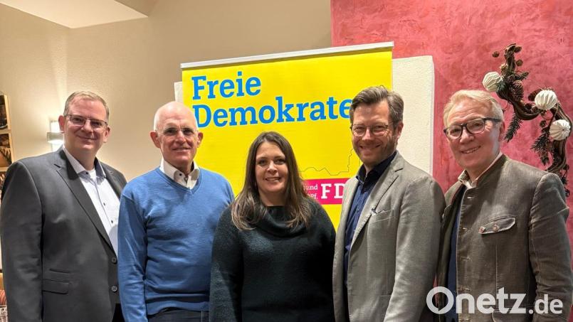 Ulrich Lechte, Theodor Klotz, Sandra Pauly, Christoph Skutella und Reinhold Wildenauer (von links) bei der Wahlkreisversammlung der FDP. Bild: Silke Klotz