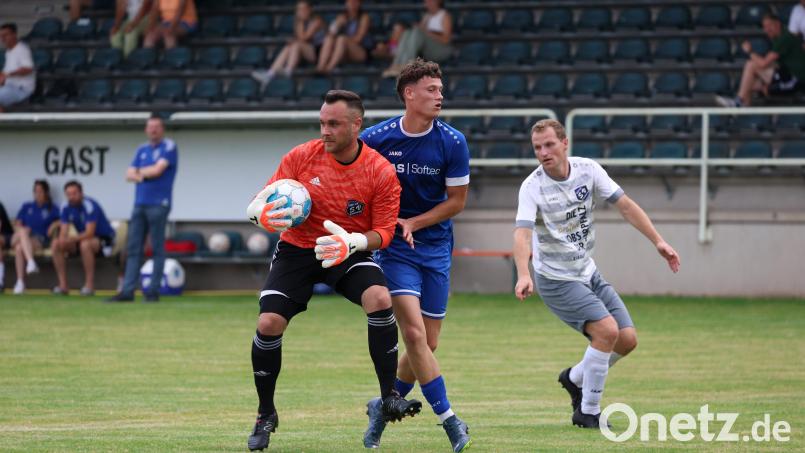 Torhüter Luca Wittmann (links) wechselt innerhalb der Bezirksliga Nord vom SV Etzenricht zum TSV Tännesberg. Archivbild: Dieter Jäschke