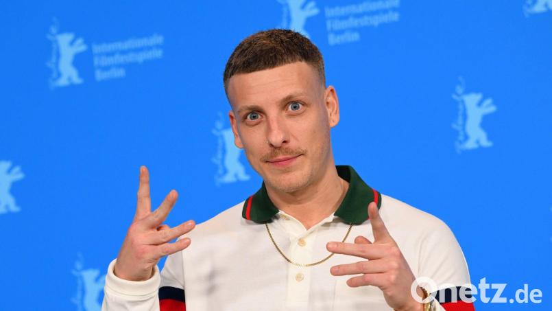 Felix Lobrecht wird 2025 im Ersten zu sehen sein. Bild: Jens Kalaene/dpa