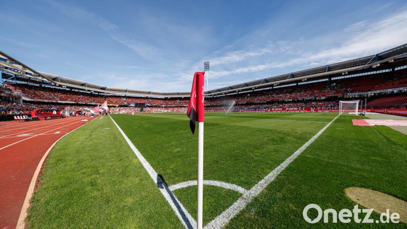 In der Nähe des Max-Morlock-Stadions in Nürnberg ist eine Fliegerbombe aufgetaucht. Archivbild: Daniel Karmann/dpa