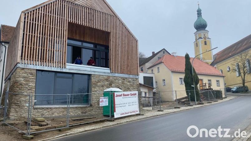 Am Haus der Biodiversität in Tännesberg gehen die Arbeiten voran. Bild: Josef Glas