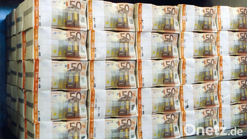 Die Landkreise und Kommunen in der Oberpfalz dürfen sich auf einen Batzen Geld freuen: Sie bekommen im kommenden Jahr fast eine halbe Milliarde Euro an Schlüsselzuweisungen. Symbolbild: Deutsche Bundesbank/dpa