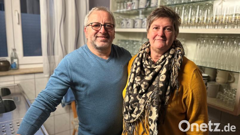 Das Pächterehepaar Uschi und Richard Albrecht macht zum Ende des Jahres Schluss in der Sportheimgaststätte des SV Altenstadt bei Vohenstrauß. &quot;Es waren zehn schöne Jahre&quot;, sagen beide. Aber nun sei es Zeit, aufzuhören. Bild: ck