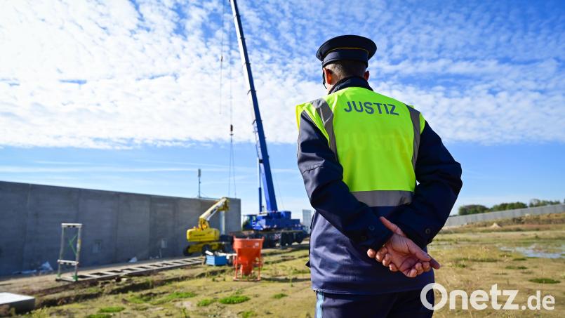 Der Bau der Justizvollzugsanstalt in Marktredwitz läuft. Die Kosten steigen. Archivbild: Florian Miedl/fph