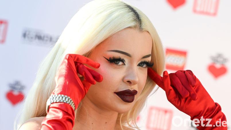 Katja Krasavice fordert Politiker zu großzügigeren Spenden auf. (Archivfoto) Bild: Jens Kalaene/dpa