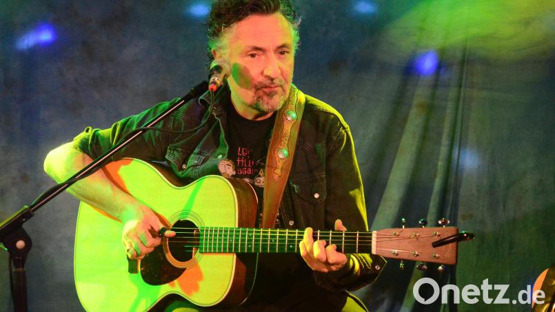 Richie Necker im Parapluie beim Nikolauskonzert. Bild: Kunz