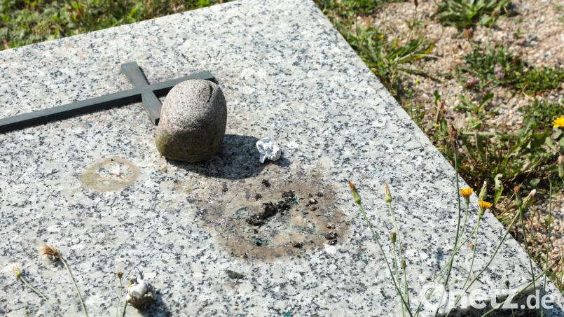 Auf dem Katharinenfriedhof waren Grabschänder am Werk. Der Schaden ist enorm. Bild: Wolfgang Steinbacher
