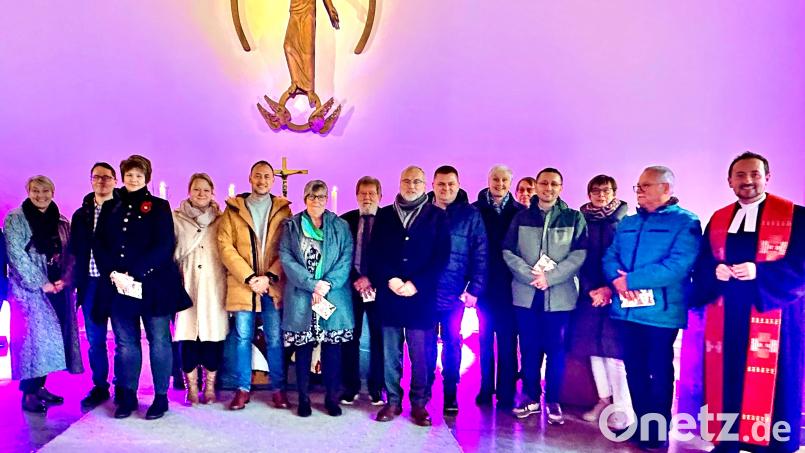 Der alte und neue Kirchenvorstand der KIrchengemeinden Hirschau und Ammersricht mit Pfarrer Stefan Fischer (rechts). Bild: Jürgen Mittag