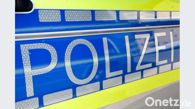 Die Polizei Tirschenreuth sucht Zeugen, die den Aufbruch von zwei Baumaschinen beobachtet haben. Symbolbild: Petra Hartl
