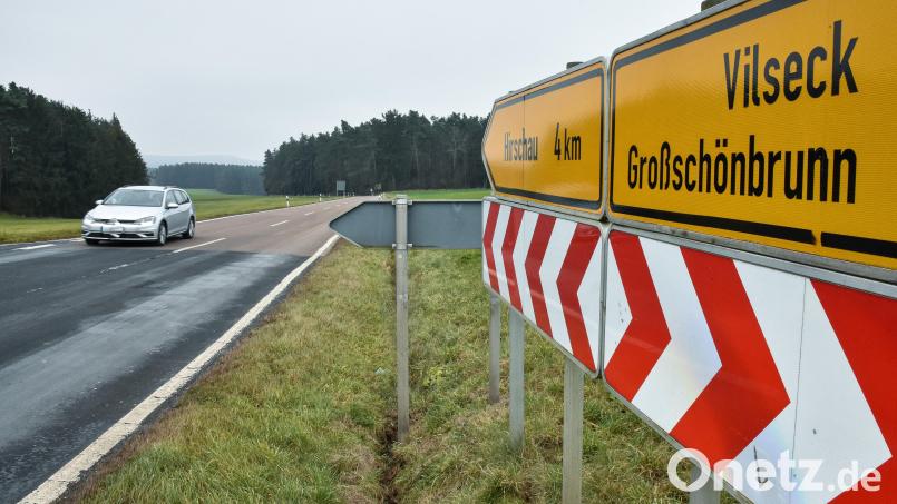 Die Staatsstraße zwischen Hirschau und Großschönbrunn soll im nächsten Jahr eine neue Fahrbahndecke bekommen. Bild: Stephan Huber