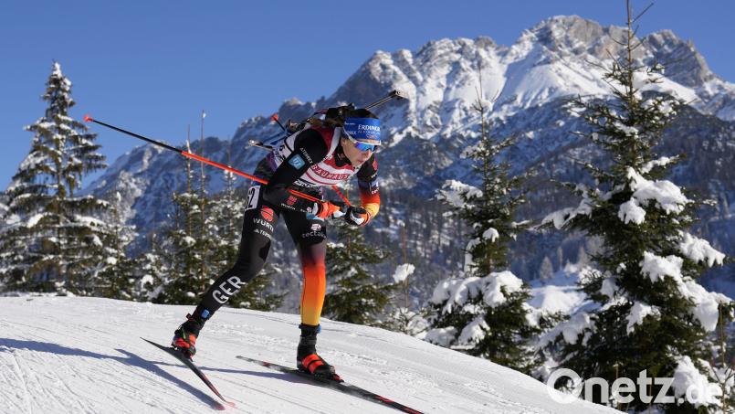 Franziska Preuß in Hochfilzen auf dem Weg zum zweiten Weltcup-Sieg ihrer Karriere. Bild: Matthias Schrader/dpa