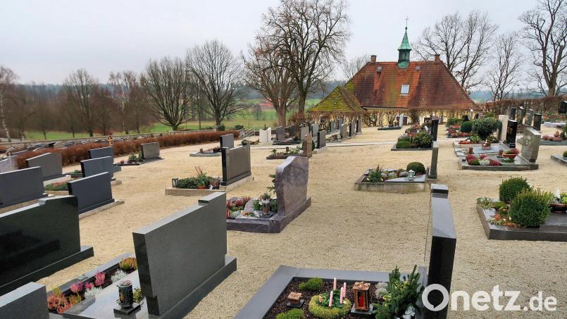 Wegen Unterdeckungen passte der Gemeinderat die Friedhofs- und Leichenhausgebühren in Friedenfels an. Sie gelten ab dem 1. Januar 2025. Bild: bsc