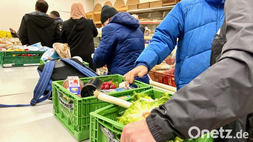 700 Körbe mit Lebensmitteln verlassen wöchentlich die Weidener Tafel. Bild: Gabi Schönberger