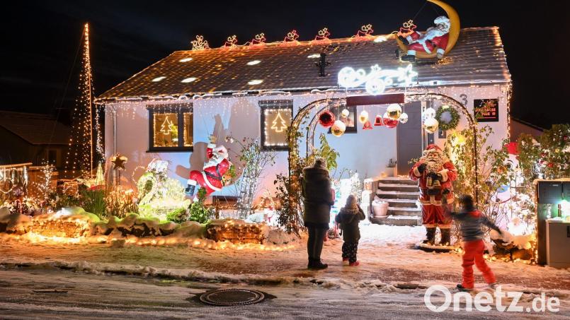 Oberpfalz-Medien sucht Bilder von den schönsten Weihnachtsdekorationen unserer Leser. Symbolbild: Uwe Zucchi/dpa/dpa-tmn