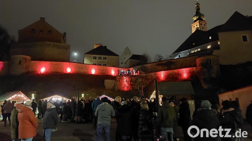 Die Budenstadt im Schatten der Sulzbacher Stadtmauer hat ein Alleinstellungsmerkmal, das von vielen Besuchern geschätzt und bewundert wird. Bild: mfh
