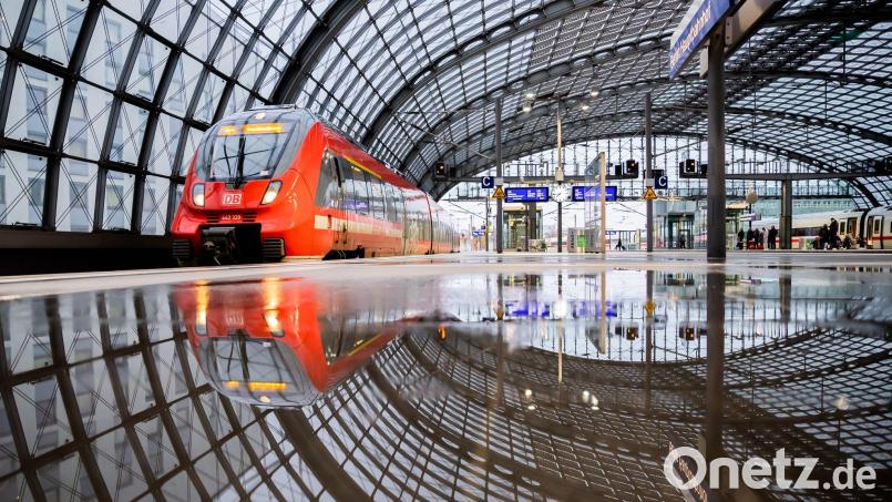 Für das Deutschlandticket steht eine Einigung für das kommende Jahr. Bild: Christoph Soeder/dpa